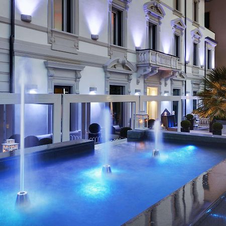 호텔 몬테카티니 팰리스 몬테카티니테르메 외부 사진 The hotel's pool