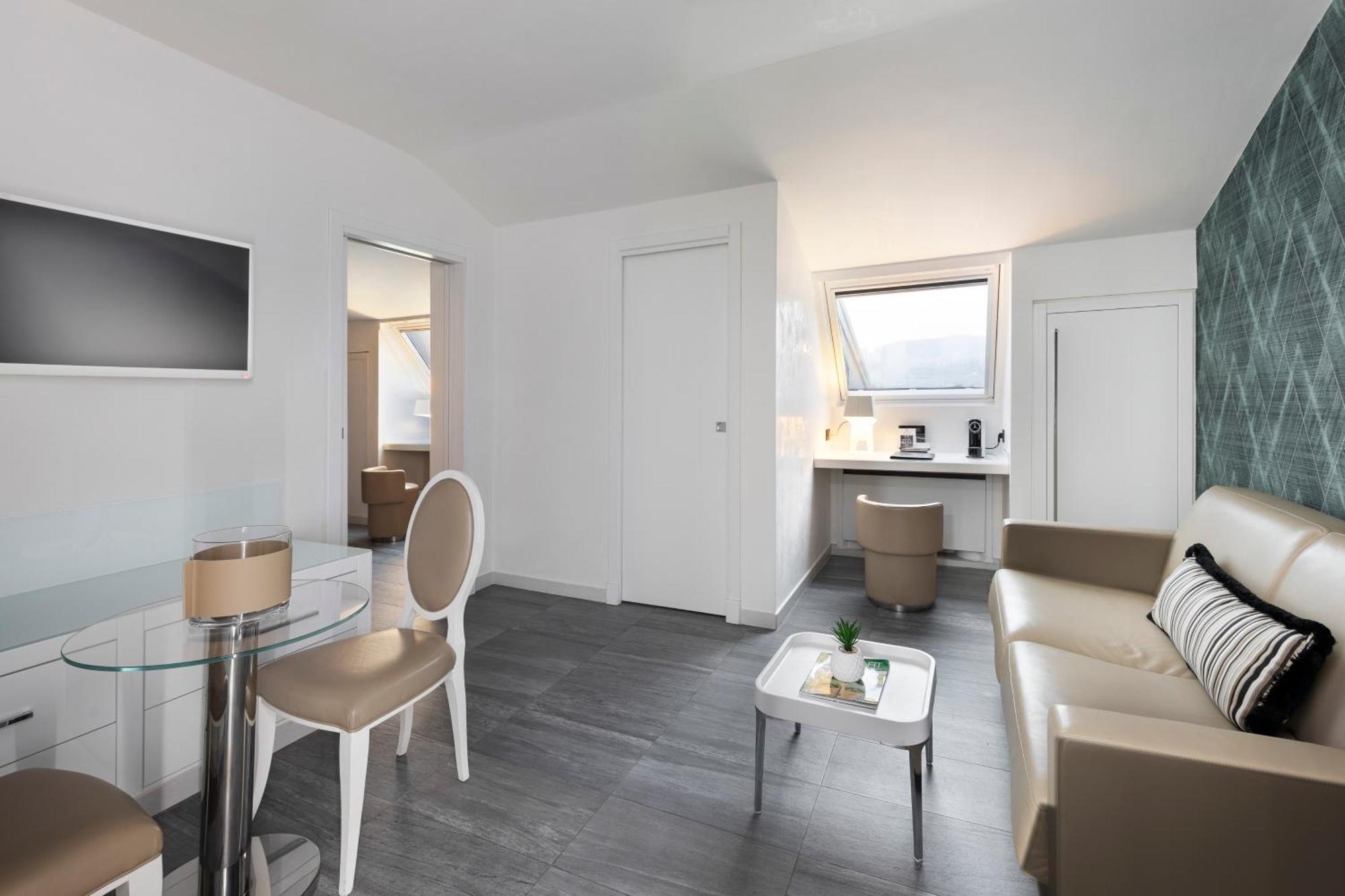 호텔 몬테카티니 팰리스 몬테카티니테르메 외부 사진 A typical apartment at the complex